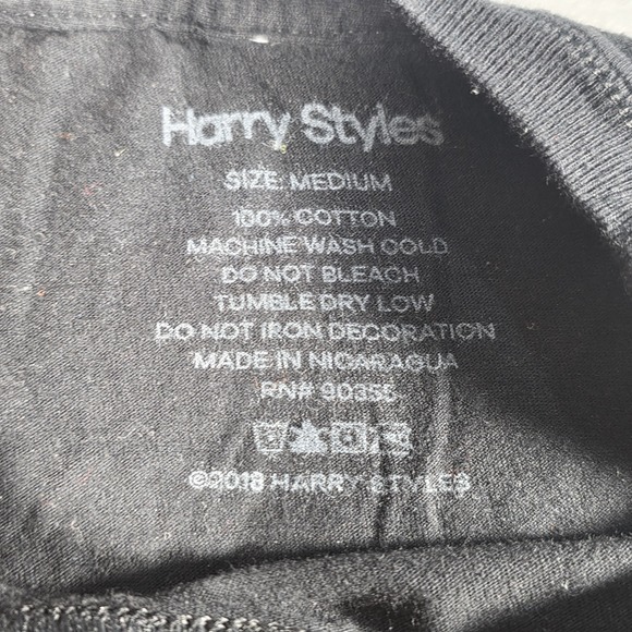 Harry Styles 2018 Live On Tour Guitar T-shirt Size Medium Black 100% Cotton - Picture 3 of 5